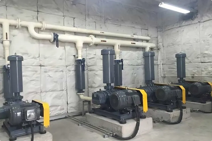Máy thổi khí trong xử lý nước thải: Lợi ích và ứng dụng